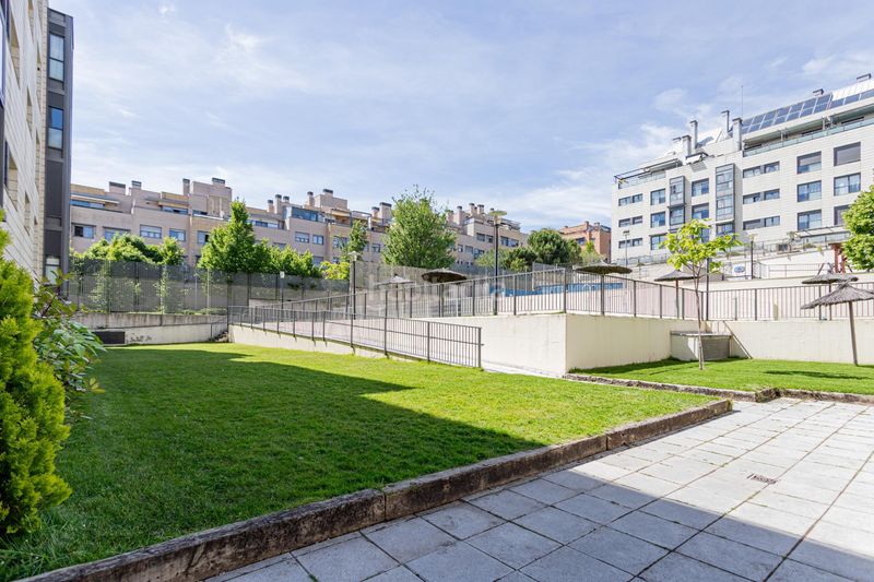 Foto dd413526-d8eb-409c-a1c8-03624375384c. Pis amb calefacció aparcament piscina a Montecarmelo Madrid