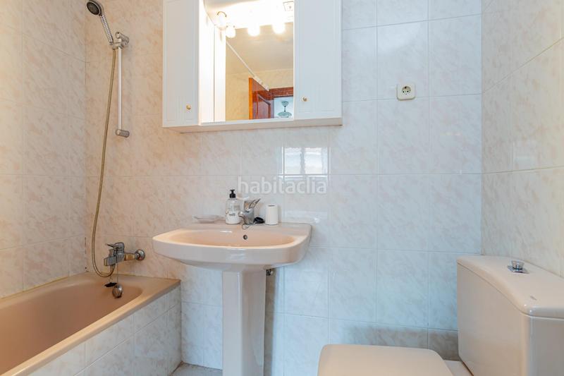 Foto b298eae8-d42a-4852-abf5-98c5017cb7dd. Casa pareada en Cobeña