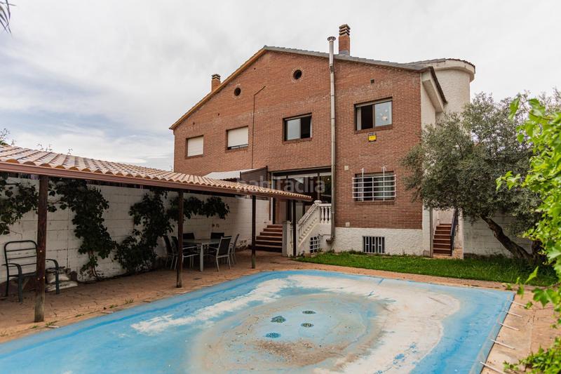 Foto 17a5459b-7a30-464c-9a5f-8ca0e907f61c. Doppelhaus mit heizung parking pool in Cobeña