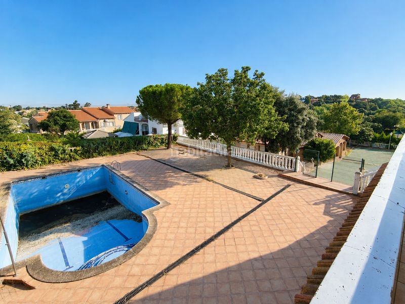 Foto 948b25a8-5c27-41ee-a617-2495210106e0. Xalet amb xemeneia calefacció aparcament piscina a Arroyomolinos