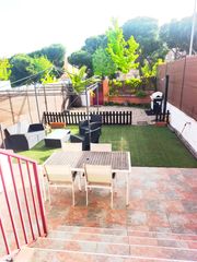 Chalet à Urbanización El Mediterráneo. Venta chalet zarzalejo de renta libre