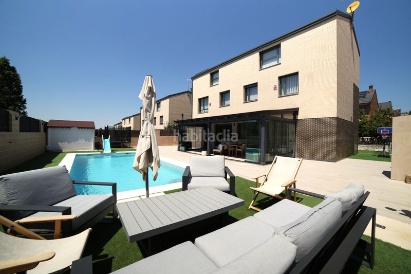 Foto 1d305946-04f5-4c6e-b03f-97fe4772ddb3. Xalet amb calefacció aparcament piscina a Zona Europa Arroyomolinos