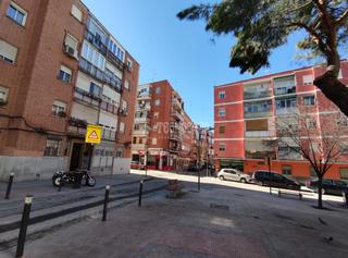 Pis  Calle guindales. Piso en venta en alcorcón