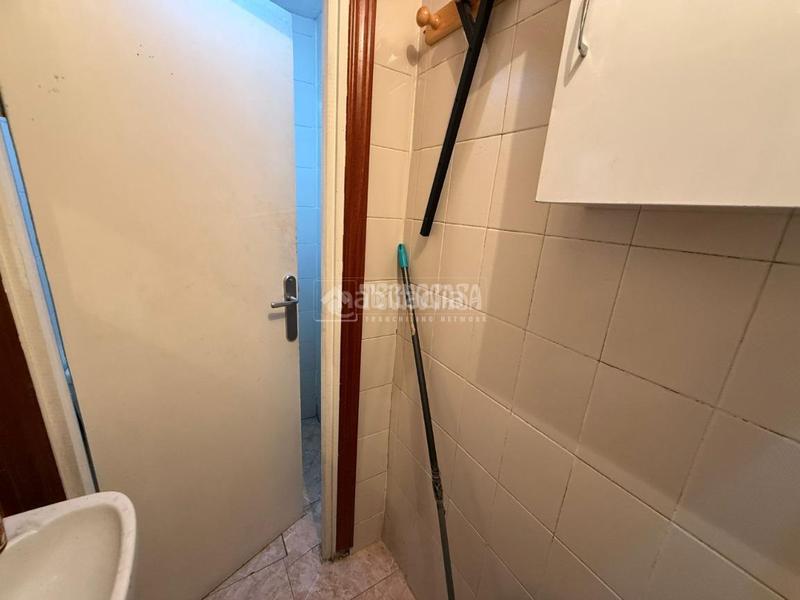 Foto 3a91ff7f-f428-4a32-85f0-bed750169e4d. Local comercial  en venta en Zona Renfe Alcorcón