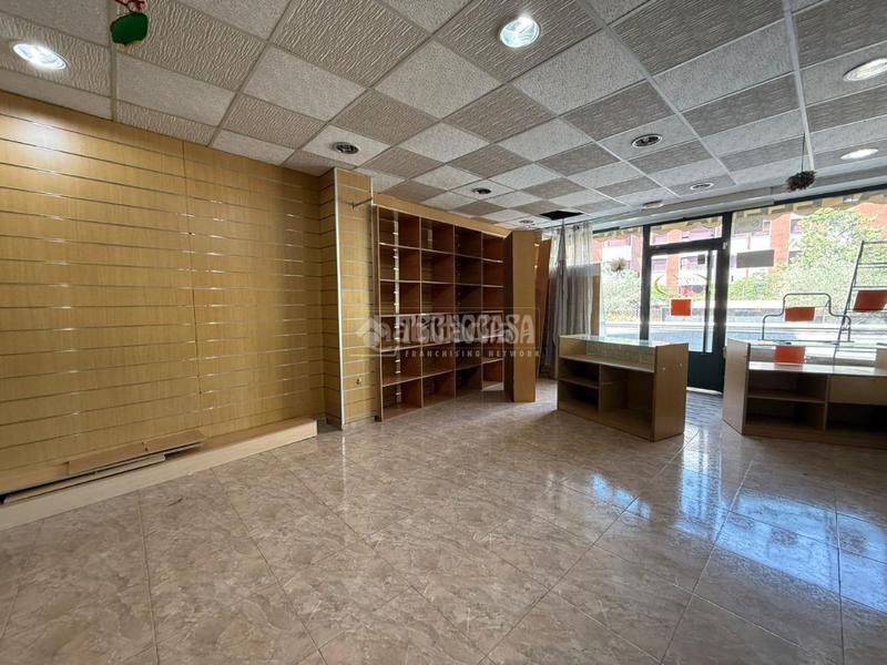 Foto 7cf90951-84a4-4503-a9c0-ad809f301f3f. Local comercial  en venta en Zona Renfe Alcorcón