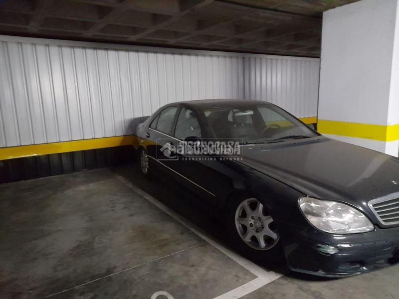 Foto a52aa039-46e5-485f-ba30-ef3b883f6c80. Aparcament cotxe a Zona Renfe Alcorcón