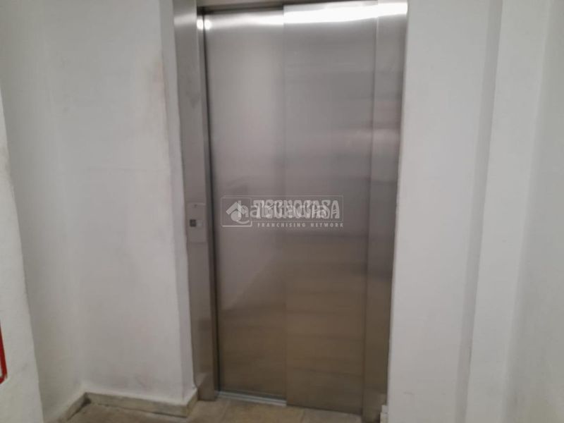 Foto acd4d9f8-879b-4166-8951-5644c23dc8d8. Aparcament cotxe a Zona Renfe Alcorcón