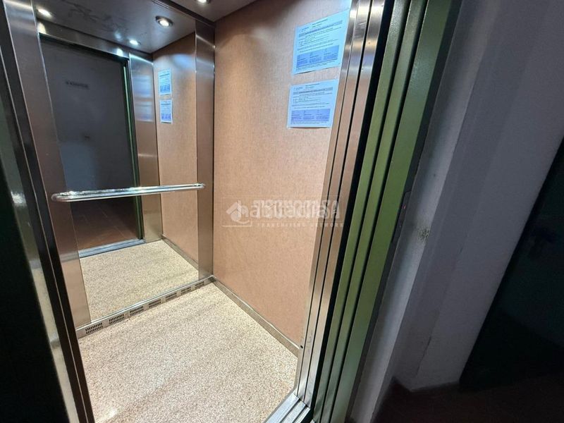 Foto 12d3fbed-4e1f-4cbb-88c9-a4c884ca699e. Aparcament cotxe a Casco Antiguo Alcorcón