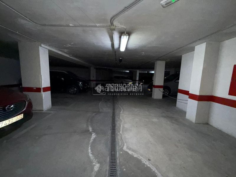 Foto 902814f4-b2b8-40c5-bb8f-0106bf7da28d. Aparcament cotxe a Casco Antiguo Alcorcón