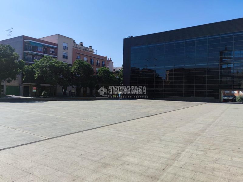 Foto a5ec1afa-d6ac-4cc5-b357-362ba479f295. Aparcament cotxe a Casco Antiguo Alcorcón