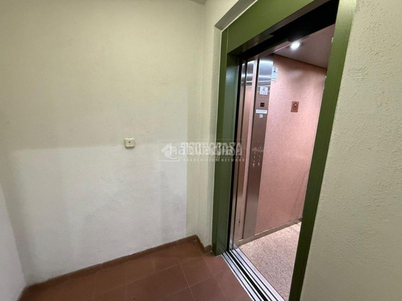 Foto d02970c8-65b4-4151-b58e-9858c1534644. Aparcament cotxe a Casco Antiguo Alcorcón