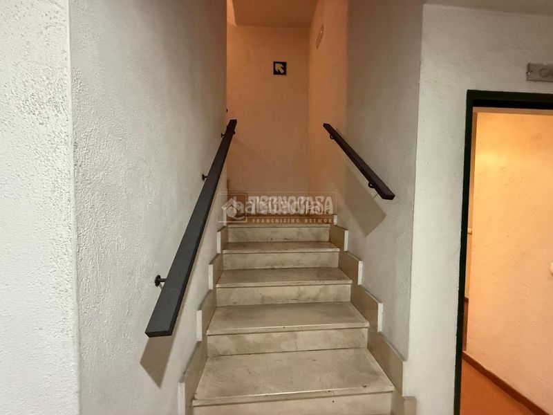 Foto ec102399-d4a3-4997-a2ff-4d8fff8e7c23. Aparcament cotxe a Casco Antiguo Alcorcón