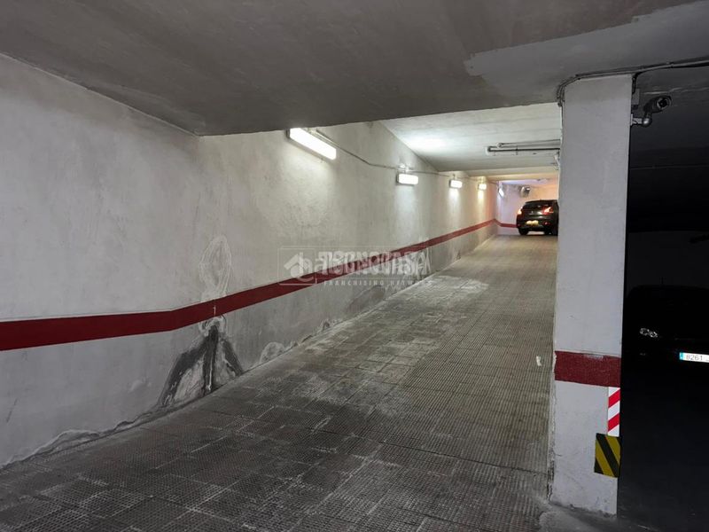 Foto a7148ed2-521e-4df2-b91b-adae289b3803. Aparcament cotxe a Casco Antiguo Alcorcón