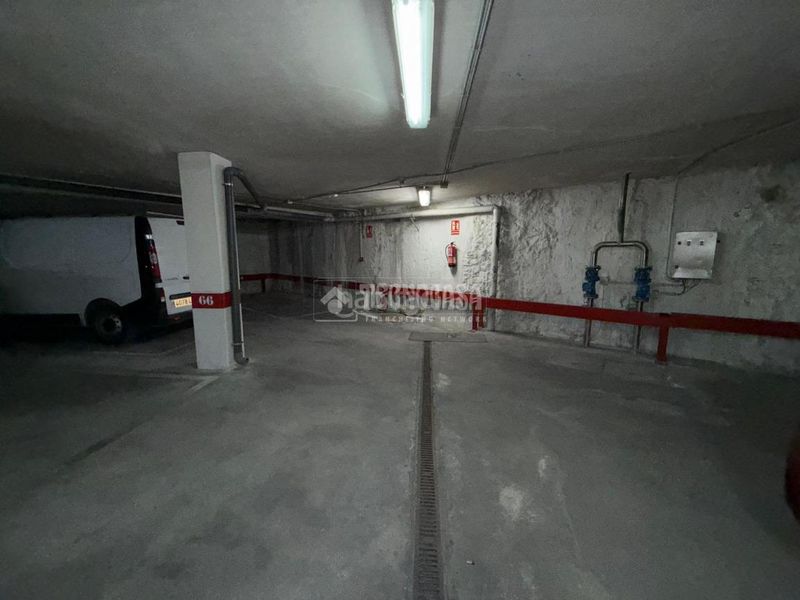 Foto b5e53ee7-553c-4792-aaa9-761e8eca4982. Aparcament cotxe a Casco Antiguo Alcorcón