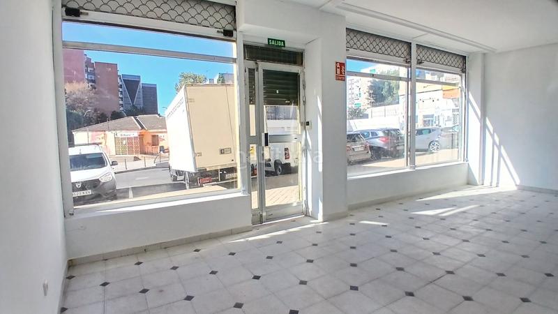 Foto d1b848c7-f2e3-4b4d-adf4-f450595ab7e0. Location local commercial dans La Serna Fuenlabrada