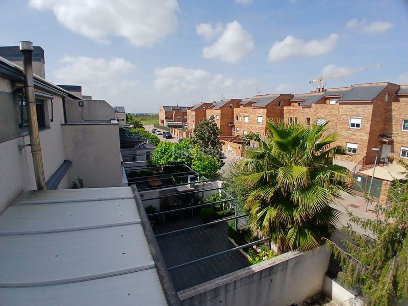 Foto a9327625-b52c-431d-a69c-9f7bca750634. Xalet amb calefacció aparcament piscina a Parla este Parla