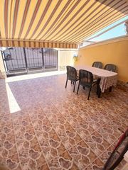 Chalet in Los Peñascos-El Salero-Los Imbernones. Chalet en venta en san pedro del pinatar, 3 dormitorios.