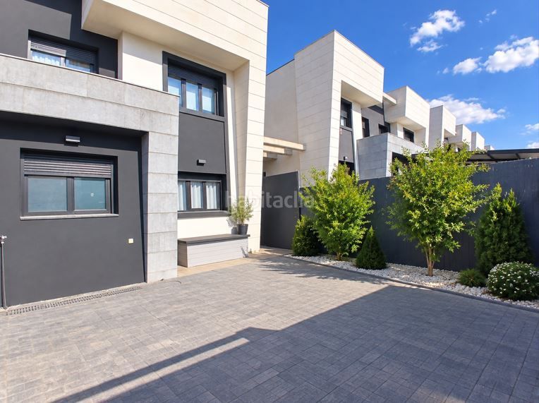 Foto 1cfc434f-97ee-4110-934a-4c6fbbc95ddf. Chalet  en venta , 4 dormitorios. en La Dehesa - El Pinar Navalcarnero