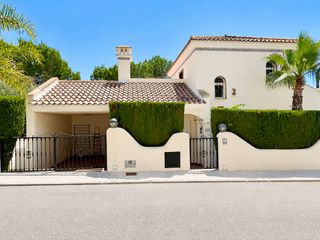 Xalet  Calle rio segura 405. ***villa el mirador del golf***