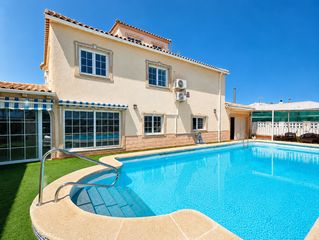 Maison  Calle botticelli. ***villa botticelli | villa independiente de 448m2 con piscina,