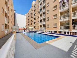 Flat in Calle san pascual 235c. ***apartamento en torrevieja | 2 dormitorios, piscina, terraza y