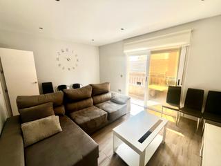 Maison jumelée à Calle larramendi 22. Piso + local en el centro de almoradí