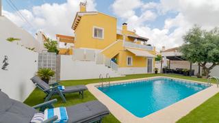 Xalet  Calle marbella. Villa independiente con piscina privada y vistas al mar - reform