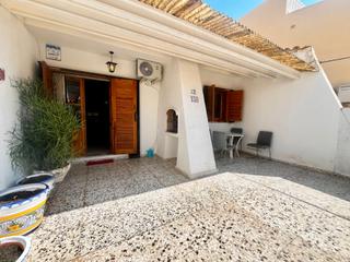 Maison jumelée à Calle de las golondrinas 168. ***oportunidad en orihuela costa – adosado en urbanización priva