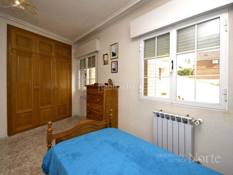 Foto 419283f2-39e5-45c4-9020-904a0c022d00. Casa amb aparcament a Algete centro Algete
