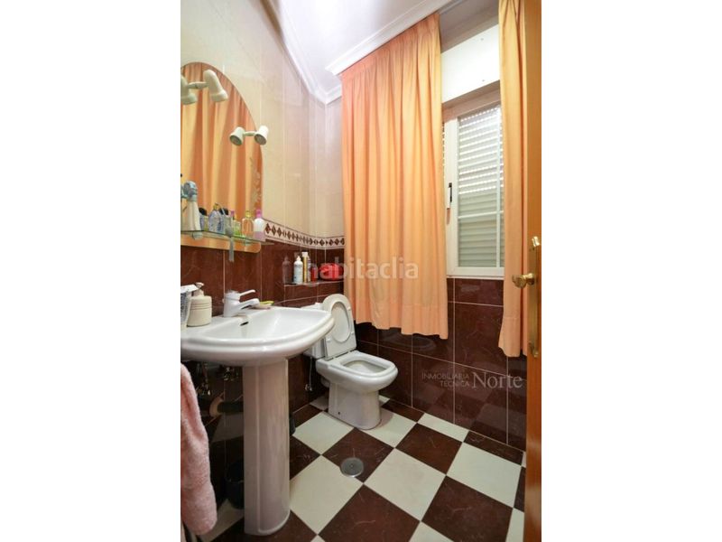 Foto 5996c3e1-ccfb-4de6-8ba9-e49f338bd5c4. Casa amb aparcament a Algete centro Algete