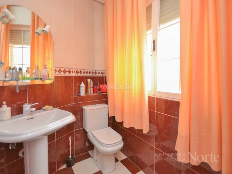 Foto ab3624f4-6c40-4a82-af29-70dd79f626e4. Casa amb aparcament a Algete centro Algete