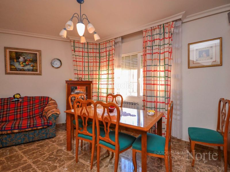 Foto dce4958e-1c10-45bd-96f3-57ca4c07a358. Casa amb aparcament a Algete centro Algete