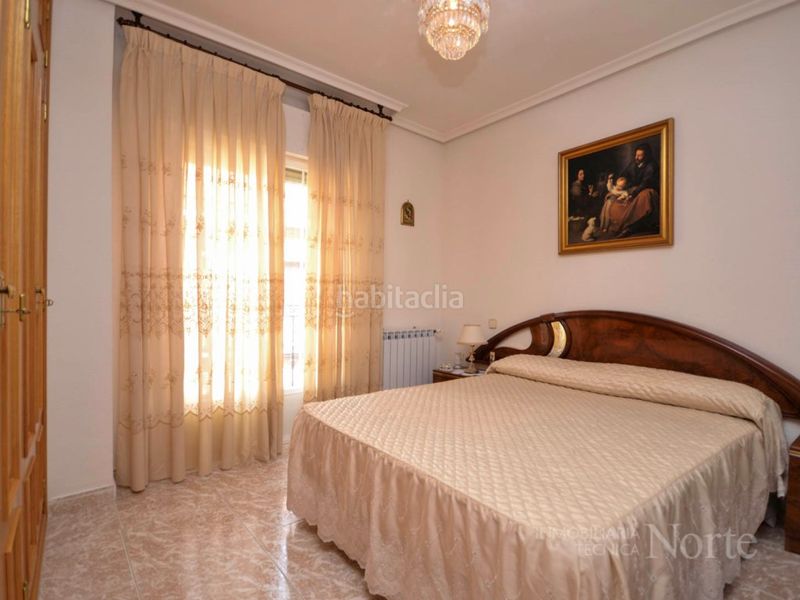 Foto f0a9339d-8521-41f0-9692-2dee3e5706ae. Casa amb aparcament a Algete centro Algete