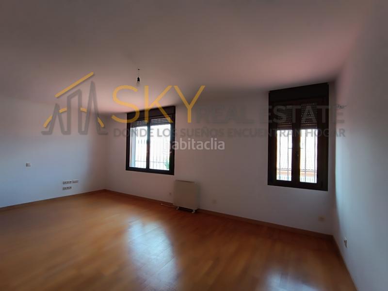 Foto 1e0196d6-5956-4c38-8376-3ebe166d3352. Piso vivienda unifamiliar _con piscina en Torres de la Alameda