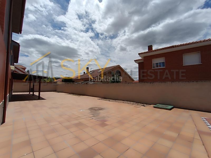 Foto a2f52128-ea1b-4732-a3f1-d6b9aacc9c96. Piso vivienda unifamiliar _con piscina en Torres de la Alameda