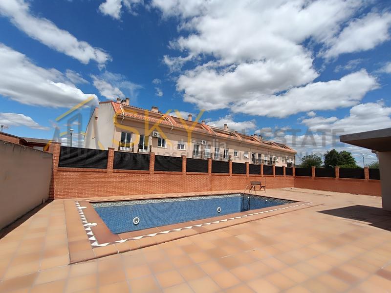 Foto af4cba7d-f14d-400d-b641-1683bea32869. Piso vivienda unifamiliar _con piscina en Torres de la Alameda