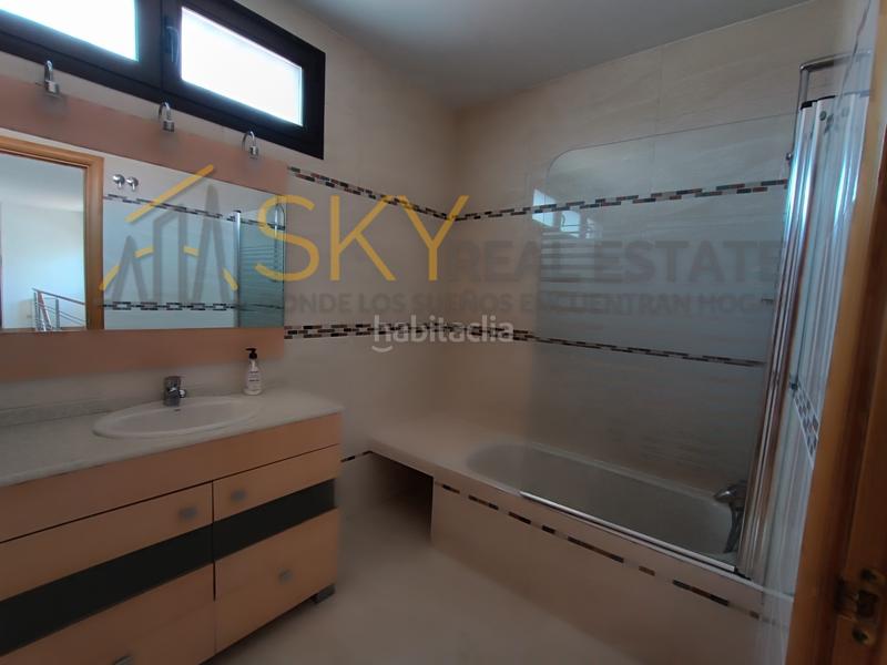 Foto b160c882-222e-4a82-9ccf-565fae6dd758. Piso vivienda unifamiliar _con piscina en Torres de la Alameda