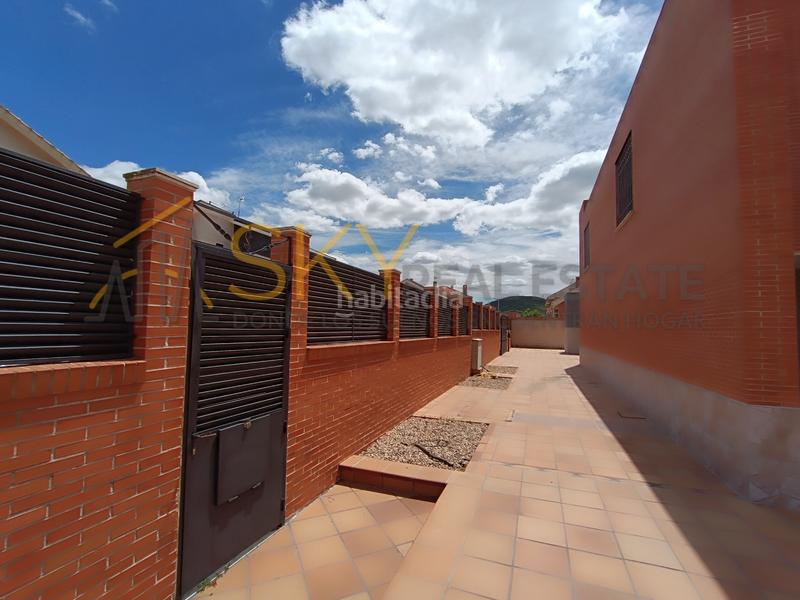 Foto dbb11bf9-6142-4e5c-b4e7-32c810aac24b. Piso vivienda unifamiliar _con piscina en Torres de la Alameda