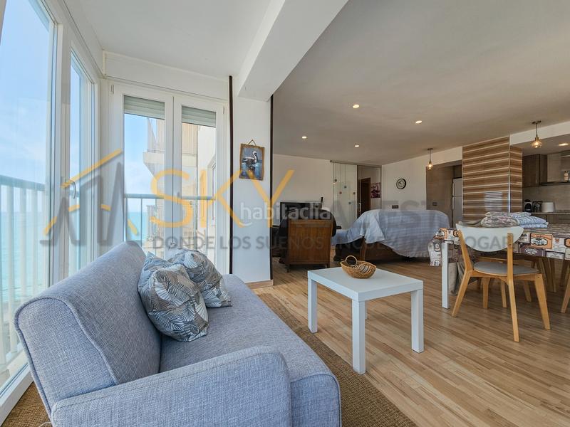 Foto cd84a112-bf28-41f4-8dea-964cbf121f57. Piso vive el lujo frente al mar con sky real estate y con plaza garaje en Cullera