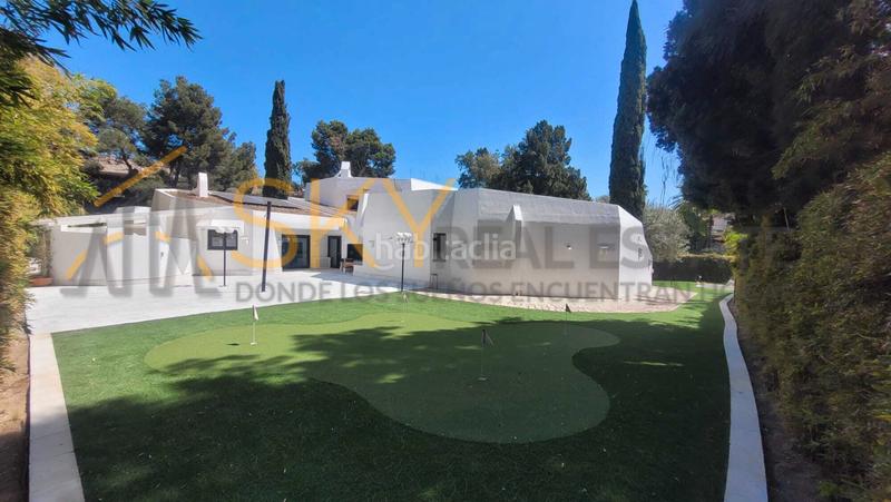 Foto 388522aa-61bb-4db4-b447-17c198d3772b. Chalet  de lujo en venta en calle de santa barbara en Rocafort