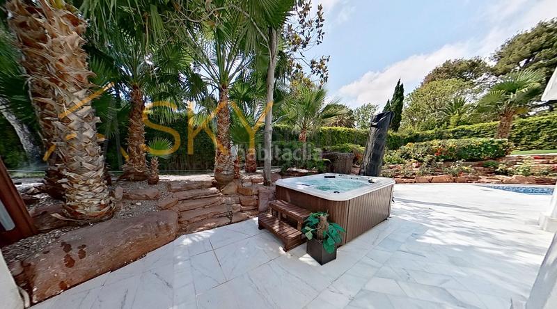 Foto 47cb4f97-a480-45bd-8a07-f0a874126930. Chalet  de lujo en venta en calle de santa barbara en Rocafort