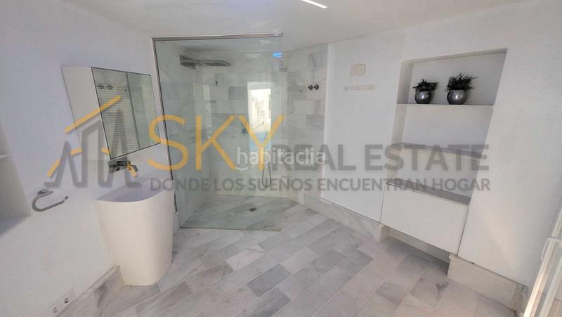 Foto 58ea7114-b48a-4ec2-a000-5ceb5b15ad05. Chalet  de lujo en venta en calle de santa barbara en Rocafort