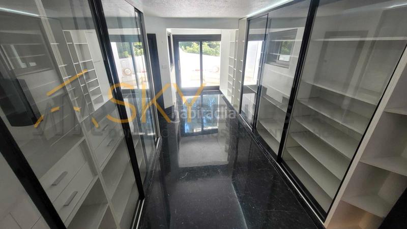Foto 9fd3b1ca-8c4c-4417-a78d-5a5ddfb757b4. Chalet  de lujo en venta en calle de santa barbara en Rocafort