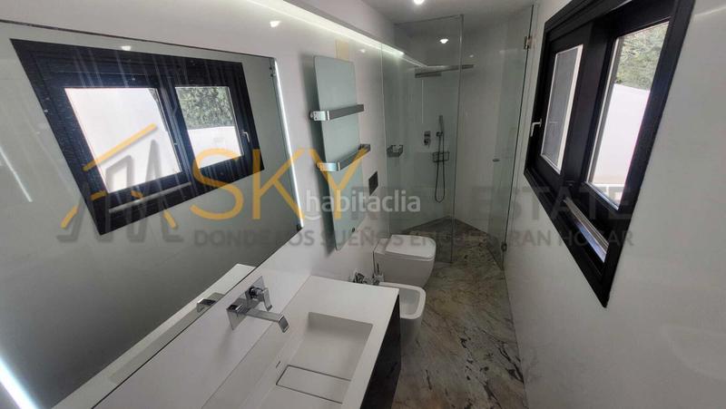 Foto a8e8e549-224f-4e23-bc3c-573f88a6b0e1. Chalet  de lujo en venta en calle de santa barbara en Rocafort