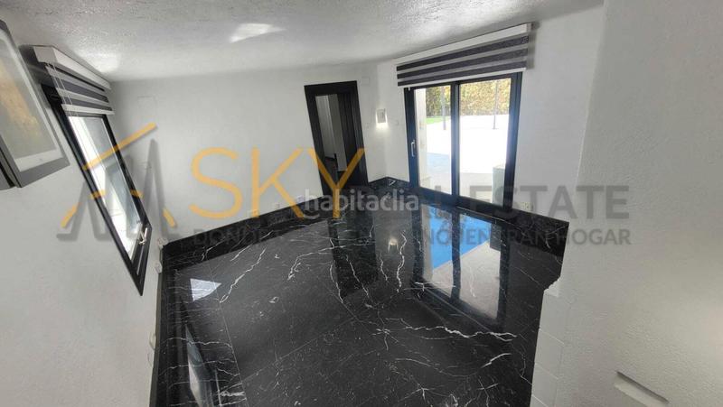 Foto ad14cea3-3d93-478e-a3f8-4ab9afd0e9c5. Chalet  de lujo en venta en calle de santa barbara en Rocafort