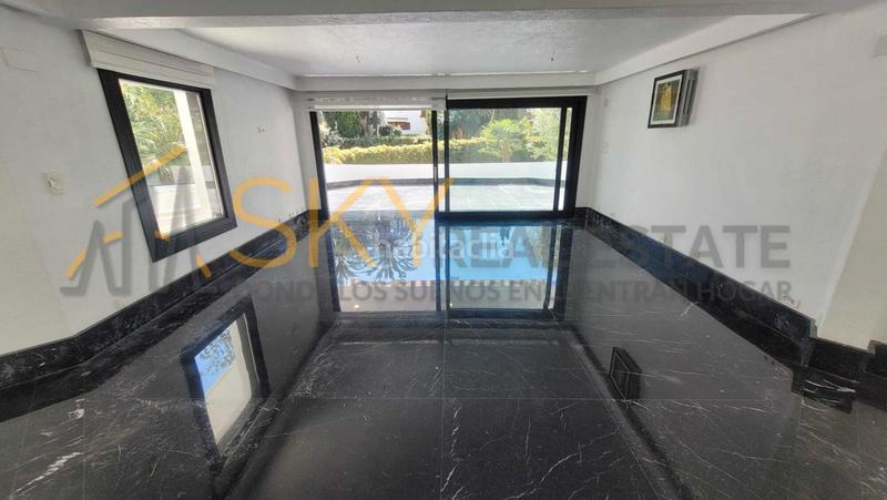 Foto c7845686-2d7c-4eb4-a019-9fa0430149e6. Chalet  de lujo en venta en calle de santa barbara en Rocafort
