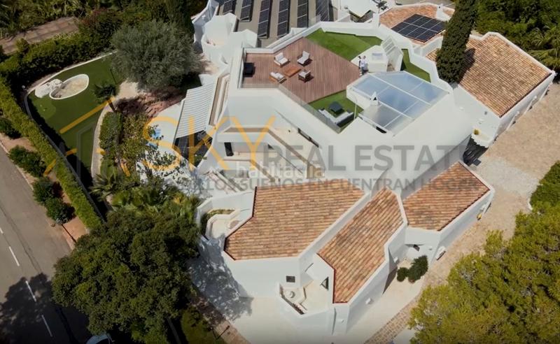Foto e8ee5ab6-80c4-4619-a68e-9aed04b7a02b. Chalet  de lujo en venta en calle de santa barbara en Rocafort