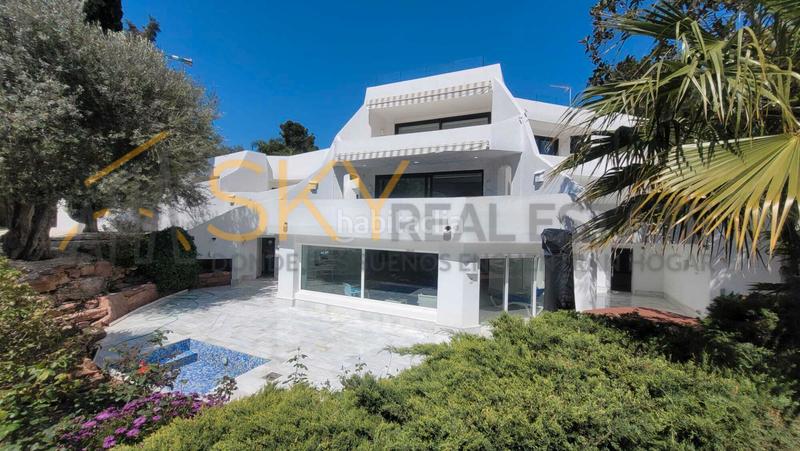 Foto ed513585-081e-432c-92cc-df7b0da458fd. Chalet  de lujo en venta en calle de santa barbara en Rocafort