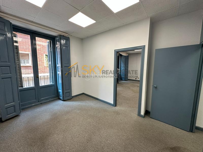 Foto 67bedda2-5568-4d43-86b8-e3e9d1c99af8. Piso ¡inversores atentos! piso único en huertas-las cortes con 247 m² en Madrid