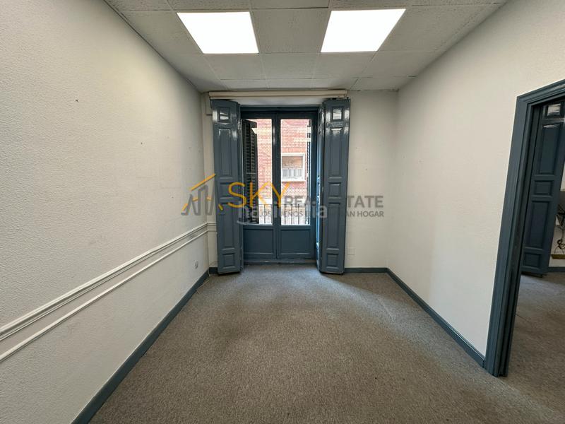 Foto ed55435e-898c-49e7-bade-8ee8875c0e1c. Piso ¡inversores atentos! piso único en huertas-las cortes con 247 m² en Madrid